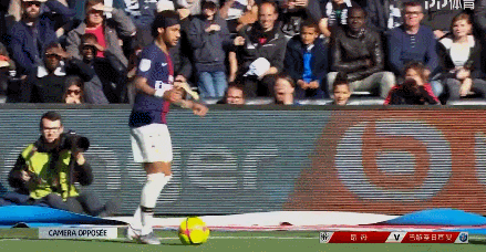 米兰欲用恩昆库换莱万遭巴萨否认