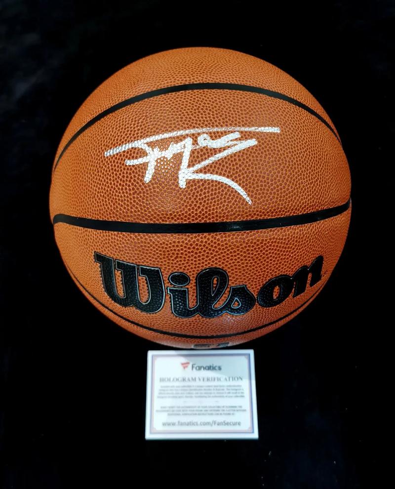 斯基拉：尤文未谈妥麦肯尼续约，两家意甲俱乐部已与球员接触（斯基拉：尤文与麦肯尼续约尚未达成一致，两家意甲球队已与球员沟通）