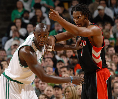 记者：世界杯抽签仪式开始前，大力神杯已经抵达华盛顿（记者：抽签仪式尚未开始，大力神杯已抵达华盛顿）