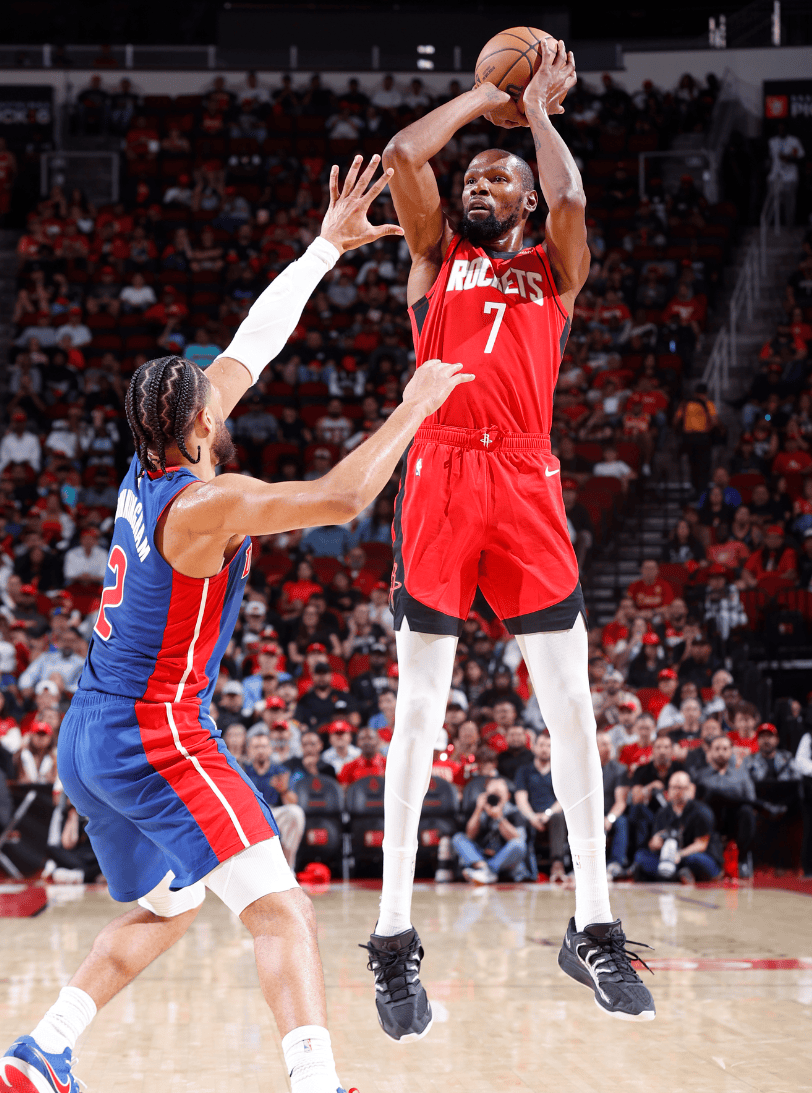 足球巴西名宿点评国足：需要更多年轻力量（巴西足坛名宿评国足：亟待注入更多年轻血液）