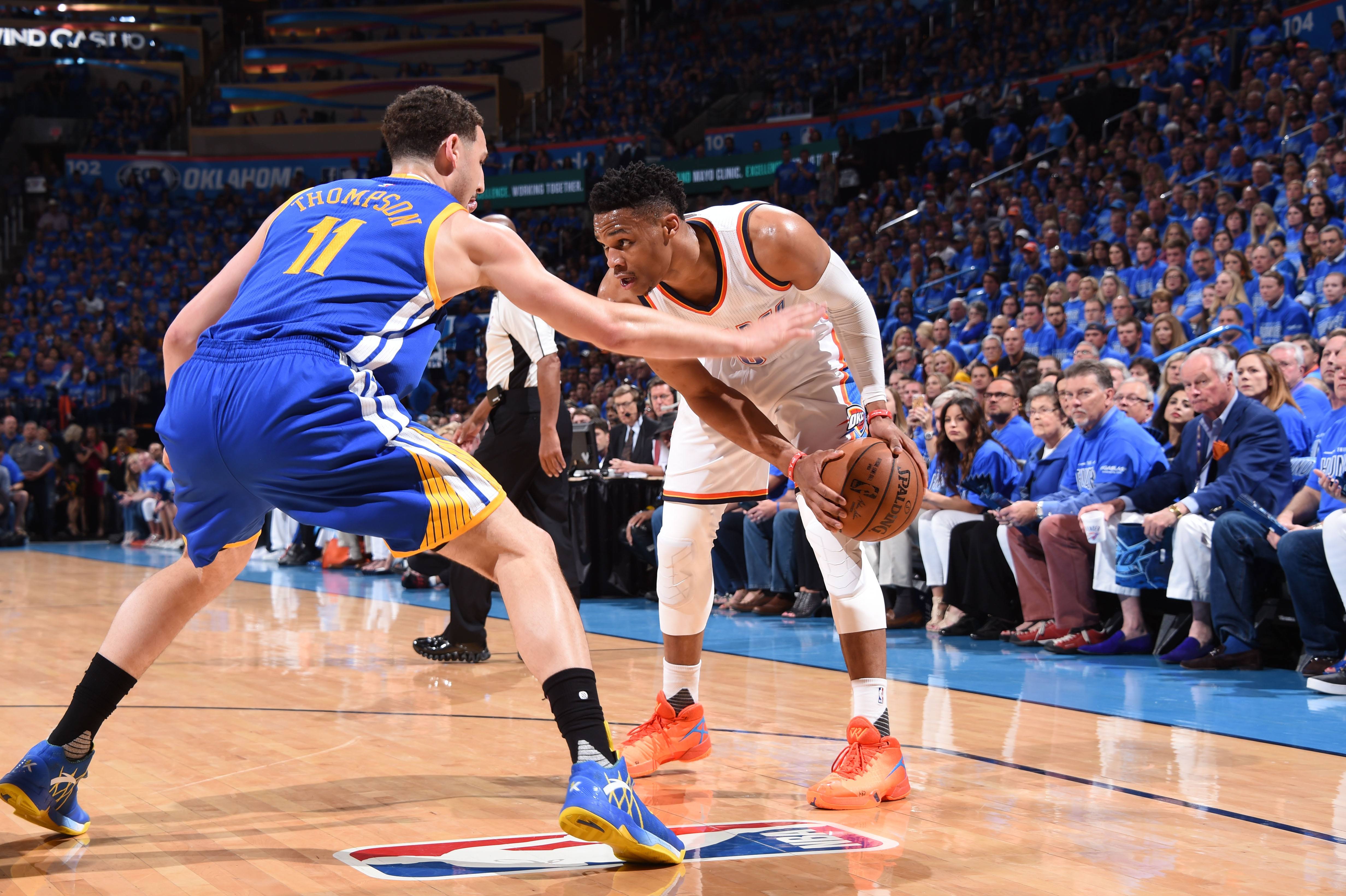 中韩二番战！媒体人：调整心态和限制李贤重是中国男篮的取胜之匙（中韩再战！媒体人：稳住心态、严防李贤重是中国男篮制胜关键）