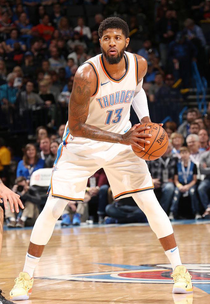 贝克汉姆的球队夺冠，全家相拥庆祝，14岁金发小七很夺目（贝克汉姆球队加冕冠军，一家相拥同庆，14岁金发小七成焦点）