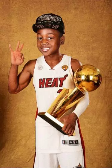 巴萨前高管：皇马就像校霸，只敢狂扁小朋友，碰到强的就缩了（巴萨前高管：皇马如校园霸凌者，欺弱避强）